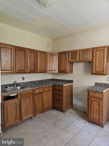 416-418 E MAHANOY AVE, Mahanoy City, PA 17948