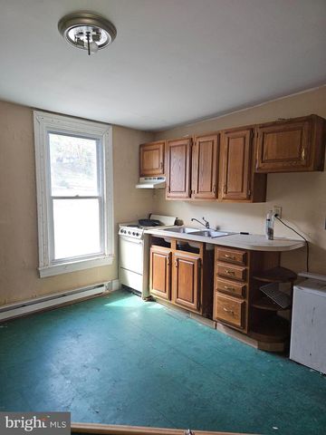 416-418 E MAHANOY AVE, Mahanoy City, PA 17948