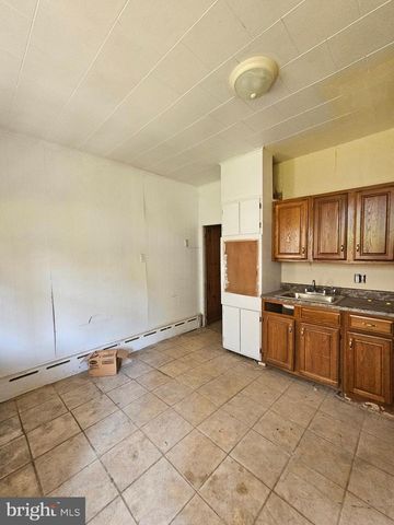 416-418 E MAHANOY AVE, Mahanoy City, PA 17948