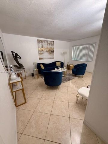 661 NE 61st St 3, Miami, FL 33137