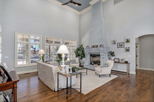 4552 E Spruce Drive, Springfield, MO 65809