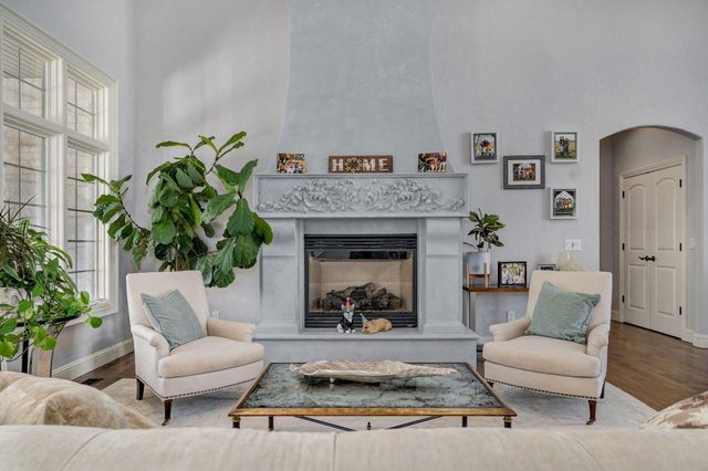 4552 E Spruce Drive, Springfield, MO 65809