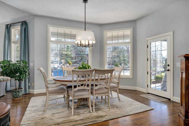 4552 E Spruce Drive, Springfield, MO 65809