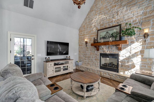 4552 E Spruce Drive, Springfield, MO 65809