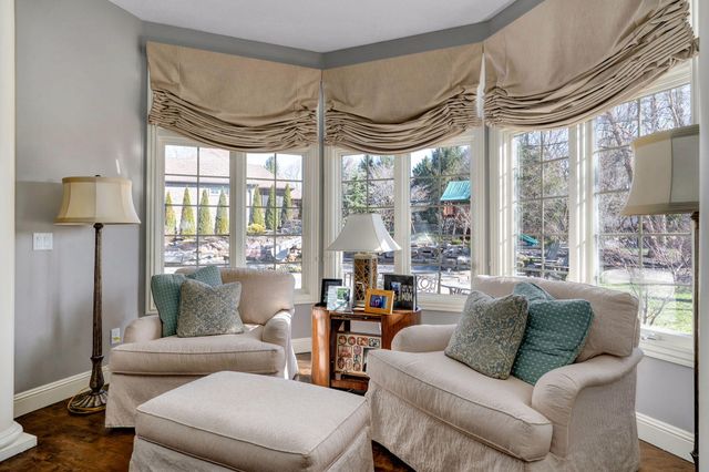 4552 E Spruce Drive, Springfield, MO 65809