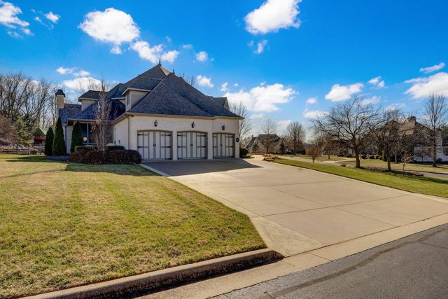4552 E Spruce Drive, Springfield, MO 65809