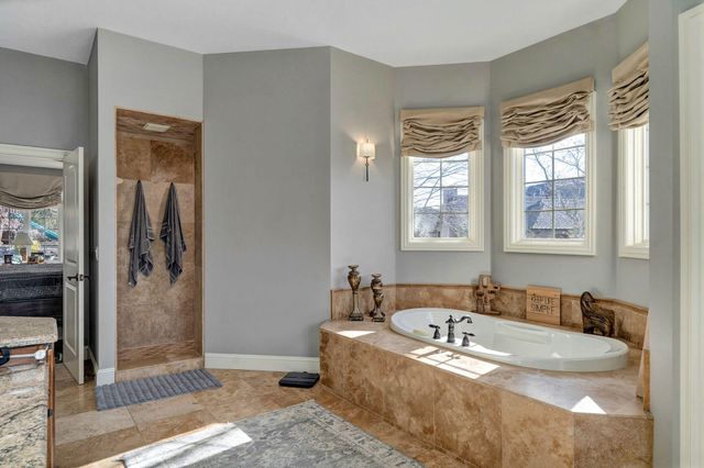 4552 E Spruce Drive, Springfield, MO 65809