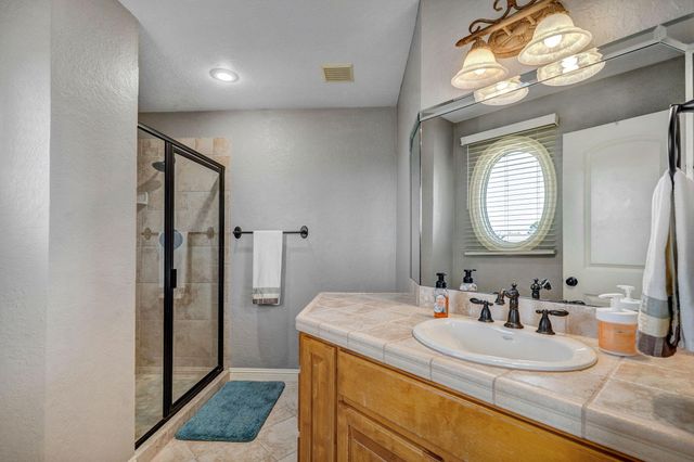 4552 E Spruce Drive, Springfield, MO 65809