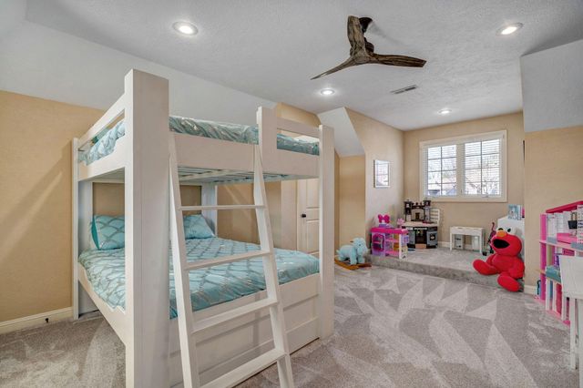 4552 E Spruce Drive, Springfield, MO 65809