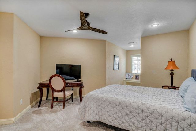 4552 E Spruce Drive, Springfield, MO 65809