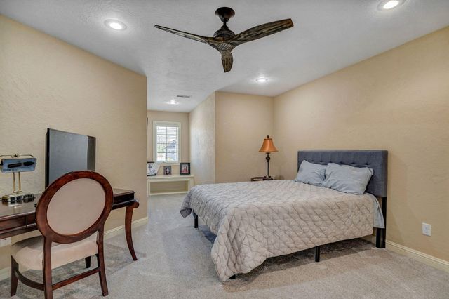 4552 E Spruce Drive, Springfield, MO 65809