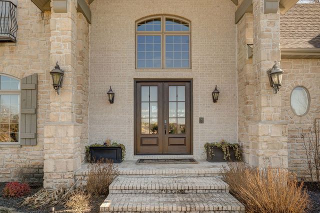 4552 E Spruce Drive, Springfield, MO 65809