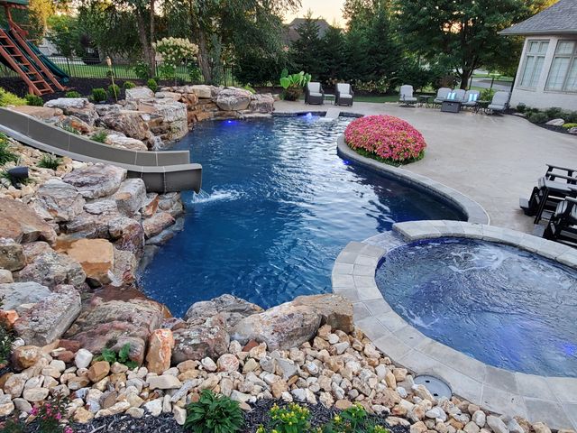 4552 E Spruce Drive, Springfield, MO 65809