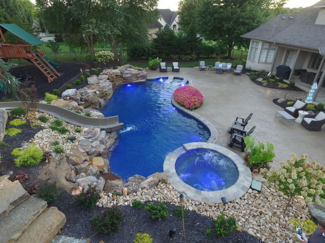 4552 E Spruce Drive, Springfield, MO 65809