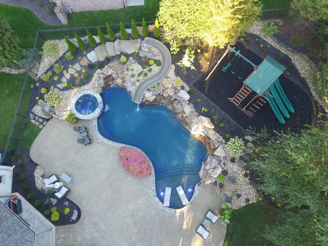 4552 E Spruce Drive, Springfield, MO 65809