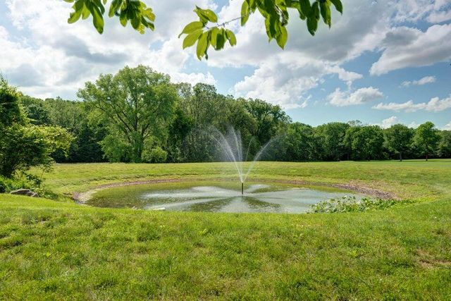 4552 E Spruce Drive, Springfield, MO 65809