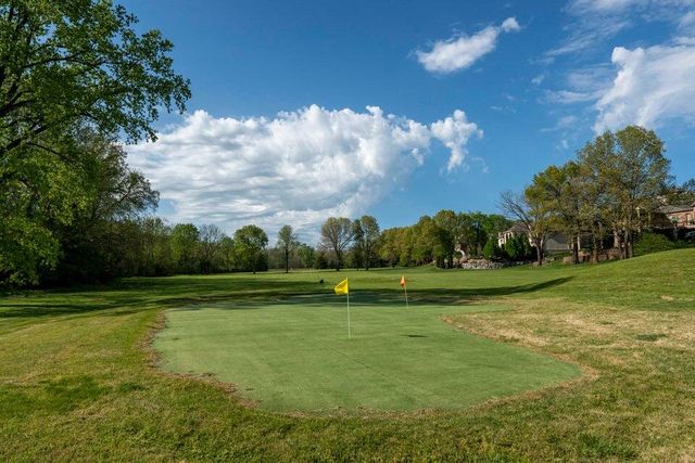 4552 E Spruce Drive, Springfield, MO 65809