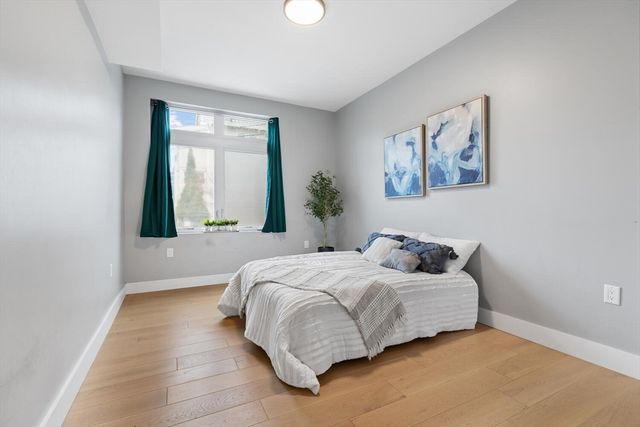 60 Cross St, East 103, Somerville, MA 02145