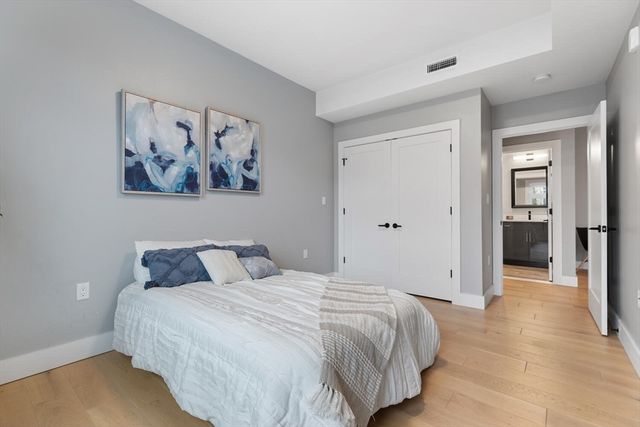 60 Cross St, East 103, Somerville, MA 02145