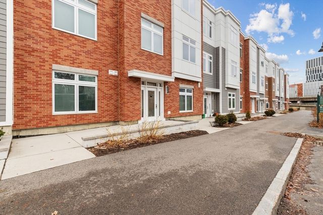60 Cross St, East 103, Somerville, MA 02145