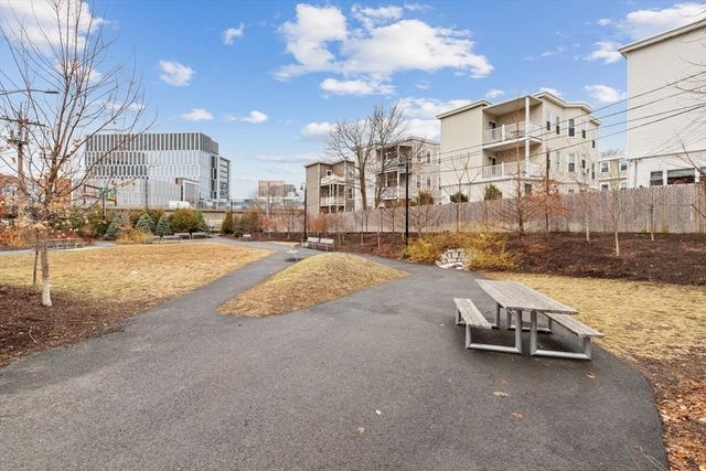 60 Cross St, East 103, Somerville, MA 02145