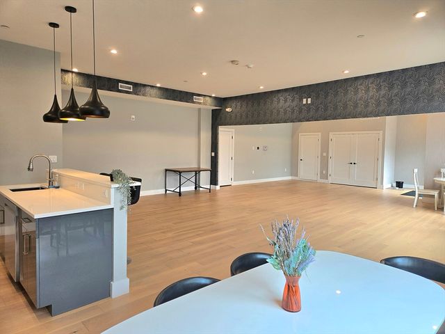 60 Cross St, East 103, Somerville, MA 02145