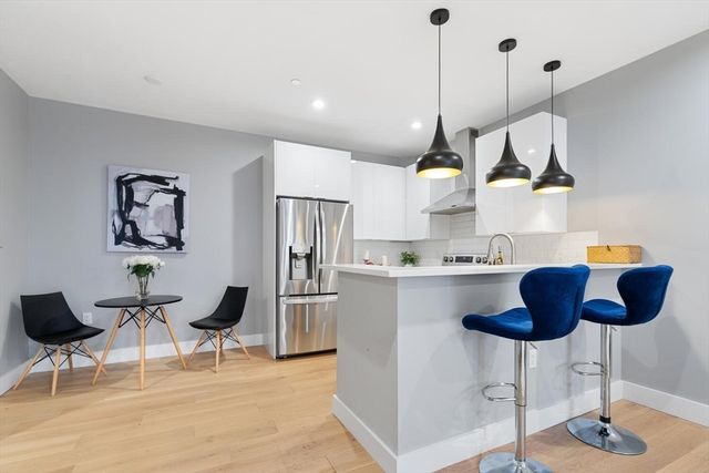 60 Cross St, East 103, Somerville, MA 02145