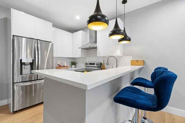 60 Cross St, East 103, Somerville, MA 02145