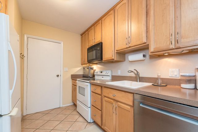 644 Watersedge Drive, Ann Arbor, MI 48105