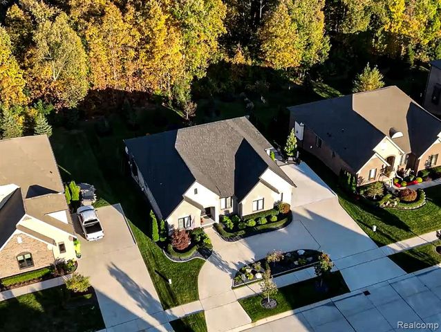 60778 Forest Creek Drive, Washington, MI 48094