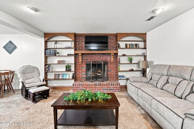 2312 Old Hickory Rd, Louisville, KY 40299