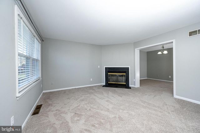 1146 VALLEY STREAM DR, Perkiomenville, PA 18074