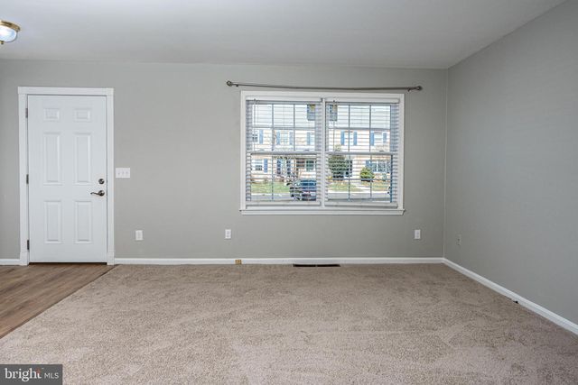 1146 VALLEY STREAM DR, Perkiomenville, PA 18074