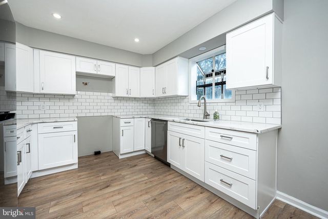 1146 VALLEY STREAM DR, Perkiomenville, PA 18074