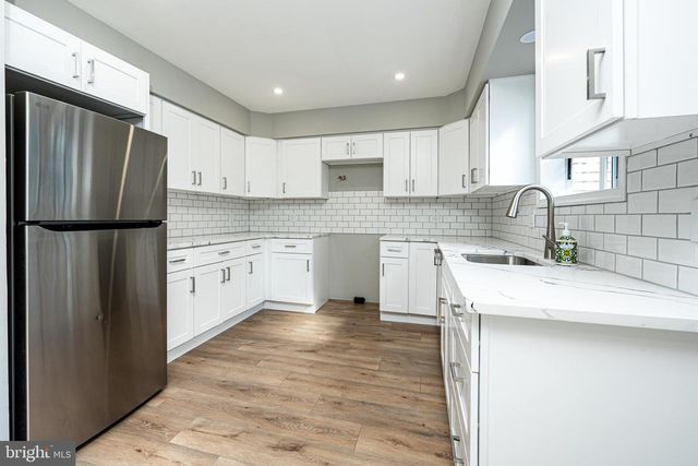 1146 VALLEY STREAM DR, Perkiomenville, PA 18074