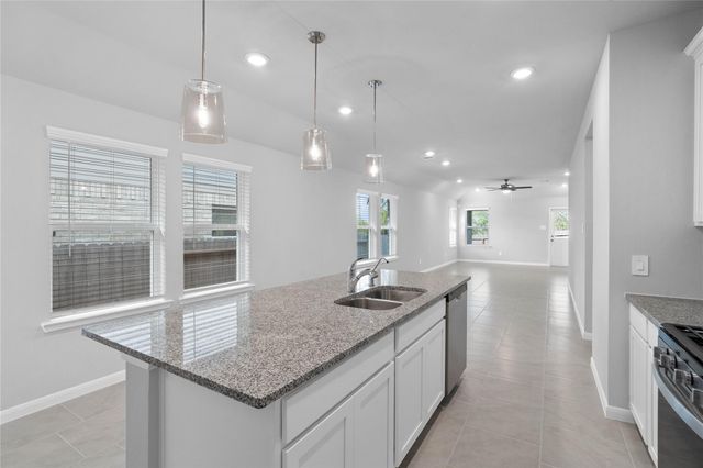 19572 Stripe Hill Bend, Montgomery, TX 77316