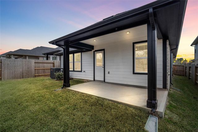 19572 Stripe Hill Bend, Montgomery, TX 77316