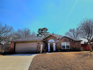 417 Hopewell Street, Grand Prairie, TX 75052