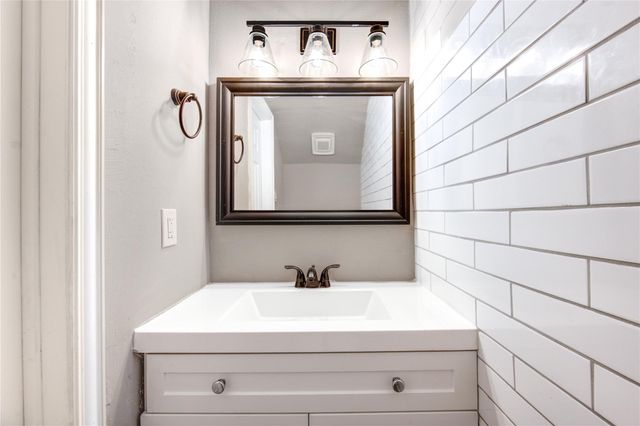 3929 Tanglewilde Street 3929, Houston, TX 77063