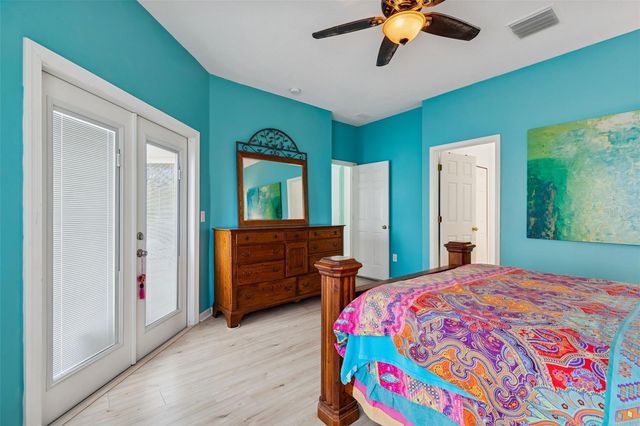 18922 FISHERMANS BEND DRIVE, Lutz, FL 33558