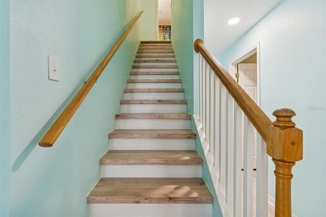 18922 FISHERMANS BEND DRIVE, Lutz, FL 33558