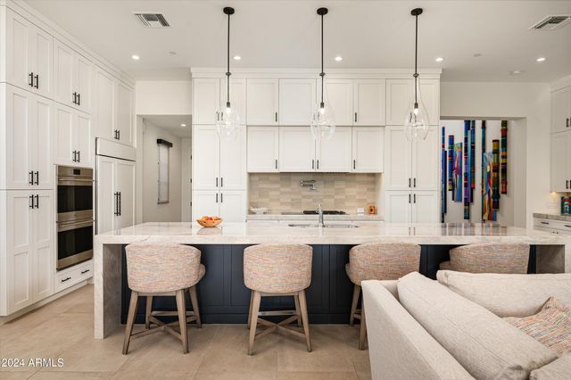 37200 N CAVE CREEK Road 1034, Scottsdale, AZ 85262