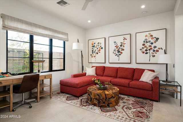 37200 N CAVE CREEK Road 1034, Scottsdale, AZ 85262