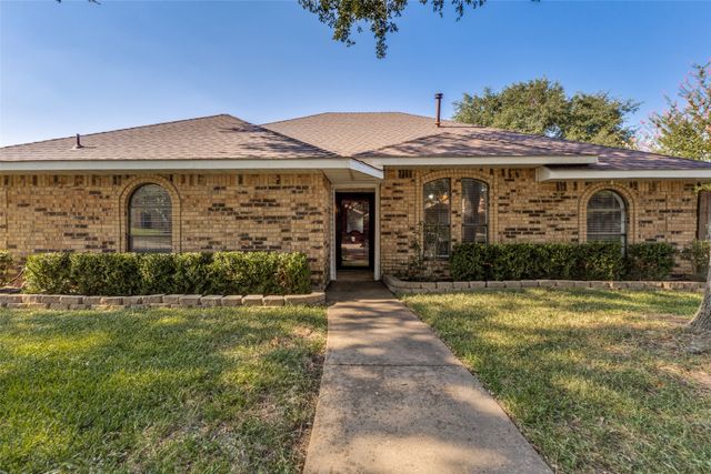 841 Broadmoor Drive, Mesquite, TX 75149
