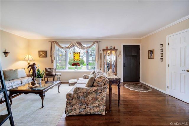 19 Park Hill Terrace, Mahopac, NY 10541