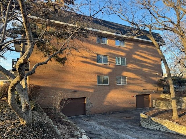 1198 Royal Glen Drive 204E, Glen Ellyn, IL 60137