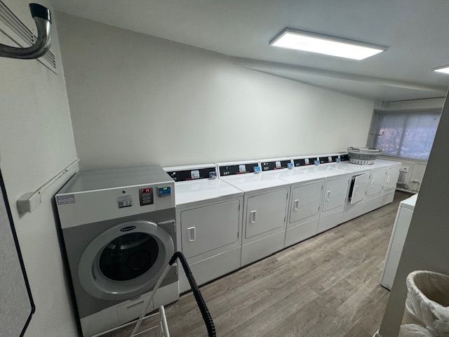 1198 Royal Glen Drive 204E, Glen Ellyn, IL 60137