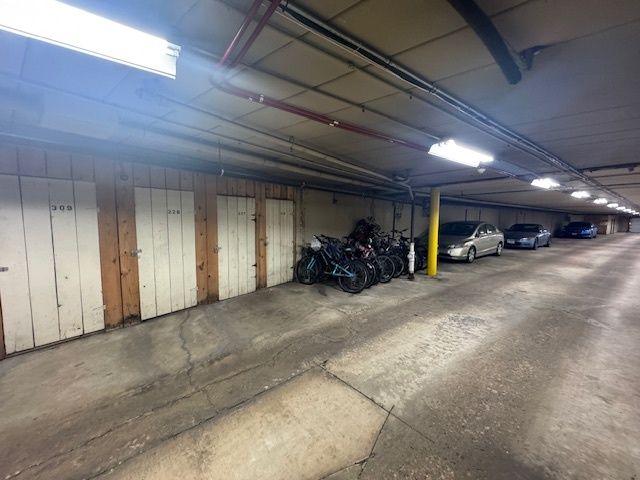 1198 Royal Glen Drive 204E, Glen Ellyn, IL 60137