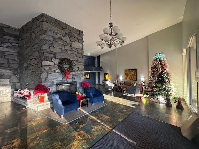 1198 Royal Glen Drive 204E, Glen Ellyn, IL 60137