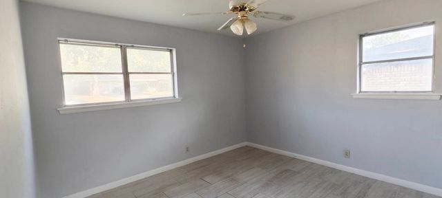 1125 Valley View Drive, Hurst, TX 76053